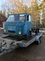 Teijo-bil tillverkningsnummer 003. Hytterna tillverkades i Pargas. Renoveringsobjekt. - Teijo-auto, valmistussnumero 003. Hytit valmistettiin Paraisilla, Entisöintokohde